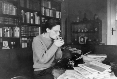 Wolfgang Harich in seiner Wohnung